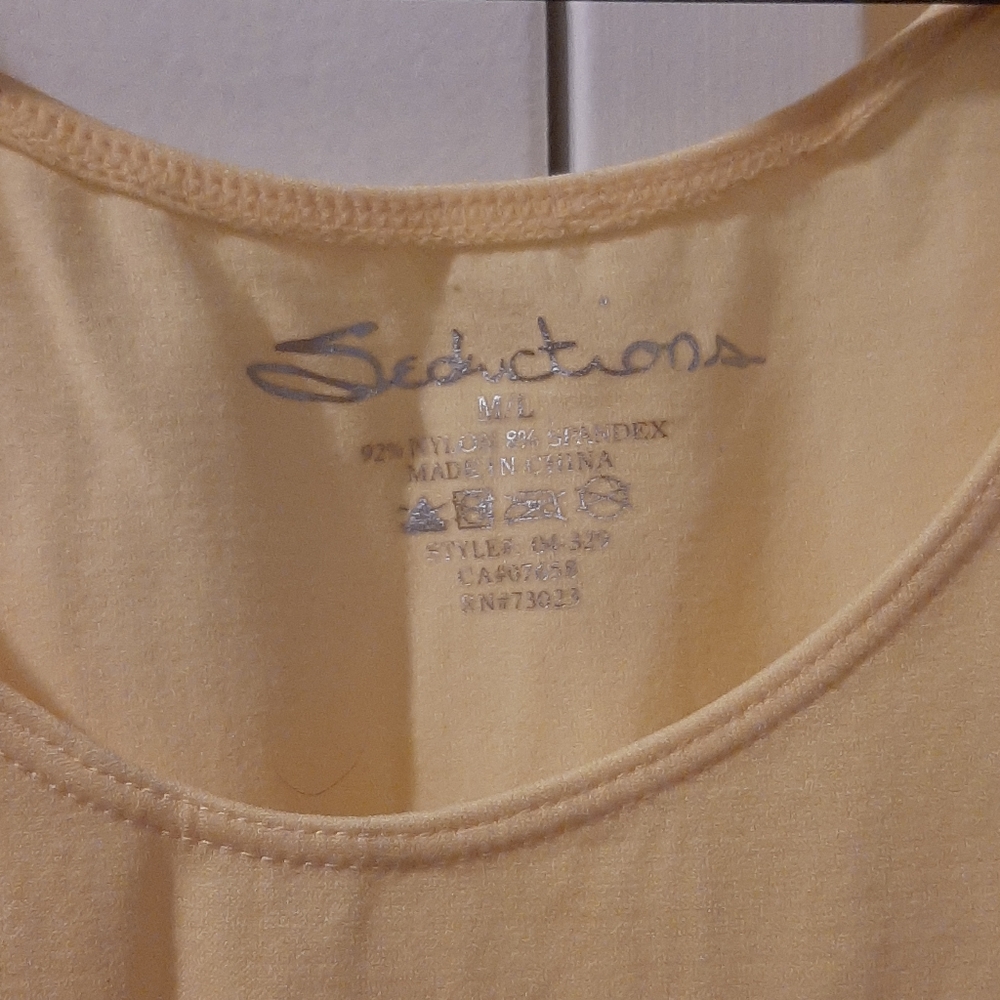 Basic Tank Top - Picture 2 of 3